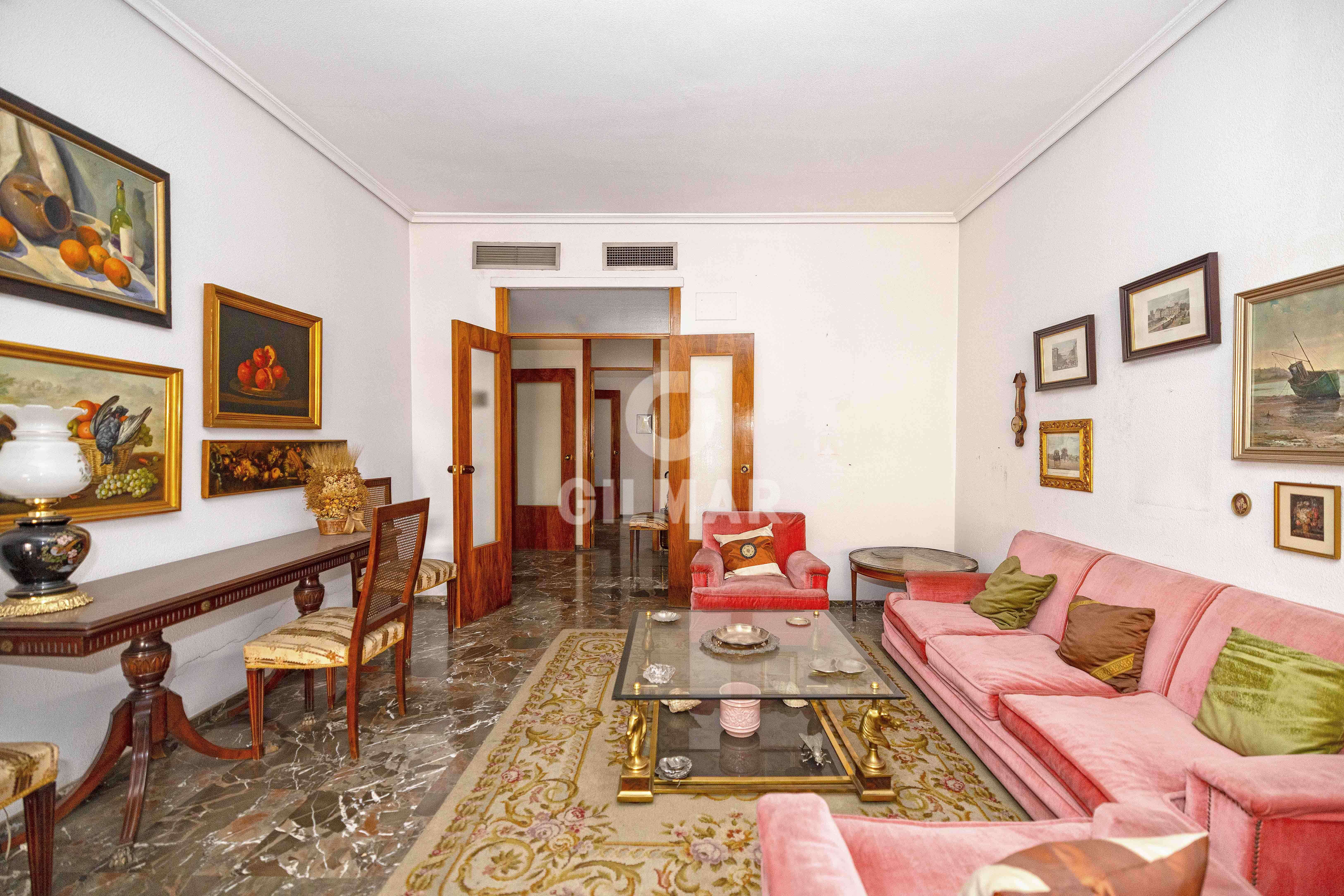 Living room of Flat for sale in  Sevilla Capital  with Heating and Balcony