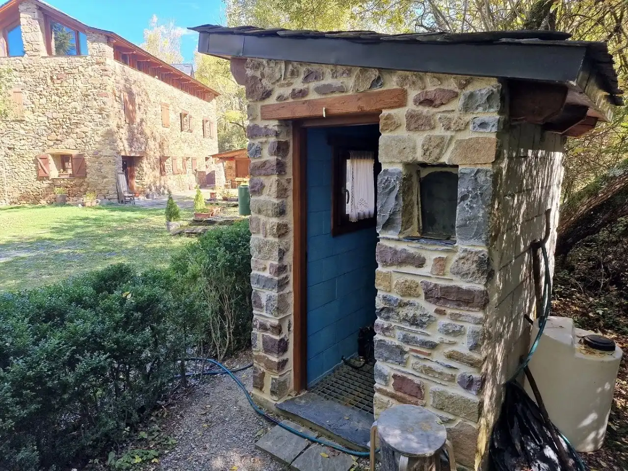 Vista exterior de Casa o xalet en venda en Benasque amb Calefacció, Jardí privat i Parquet