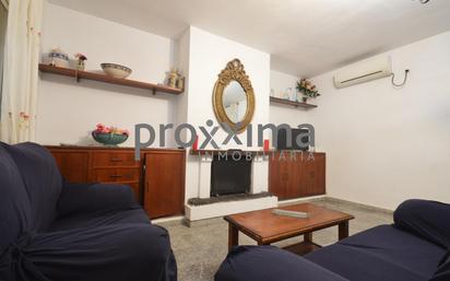 Living room of House or chalet for sale in Carmona  with Air Conditioner and Swimming Pool