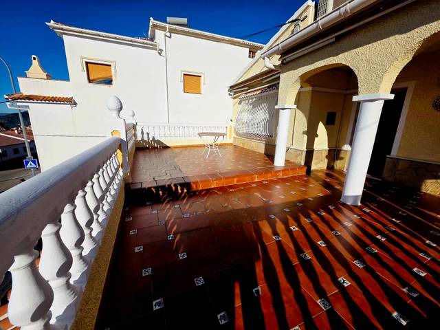 Casa-chalet en Venta en Periana