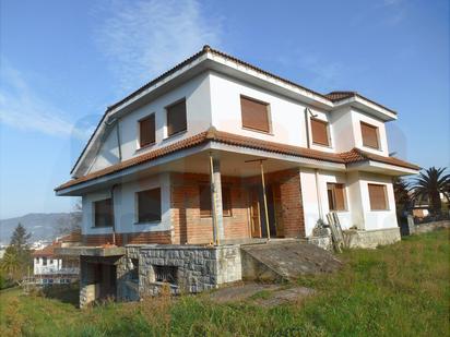 Vista exterior de Casa o xalet en venda en Oviedo  amb Terrassa