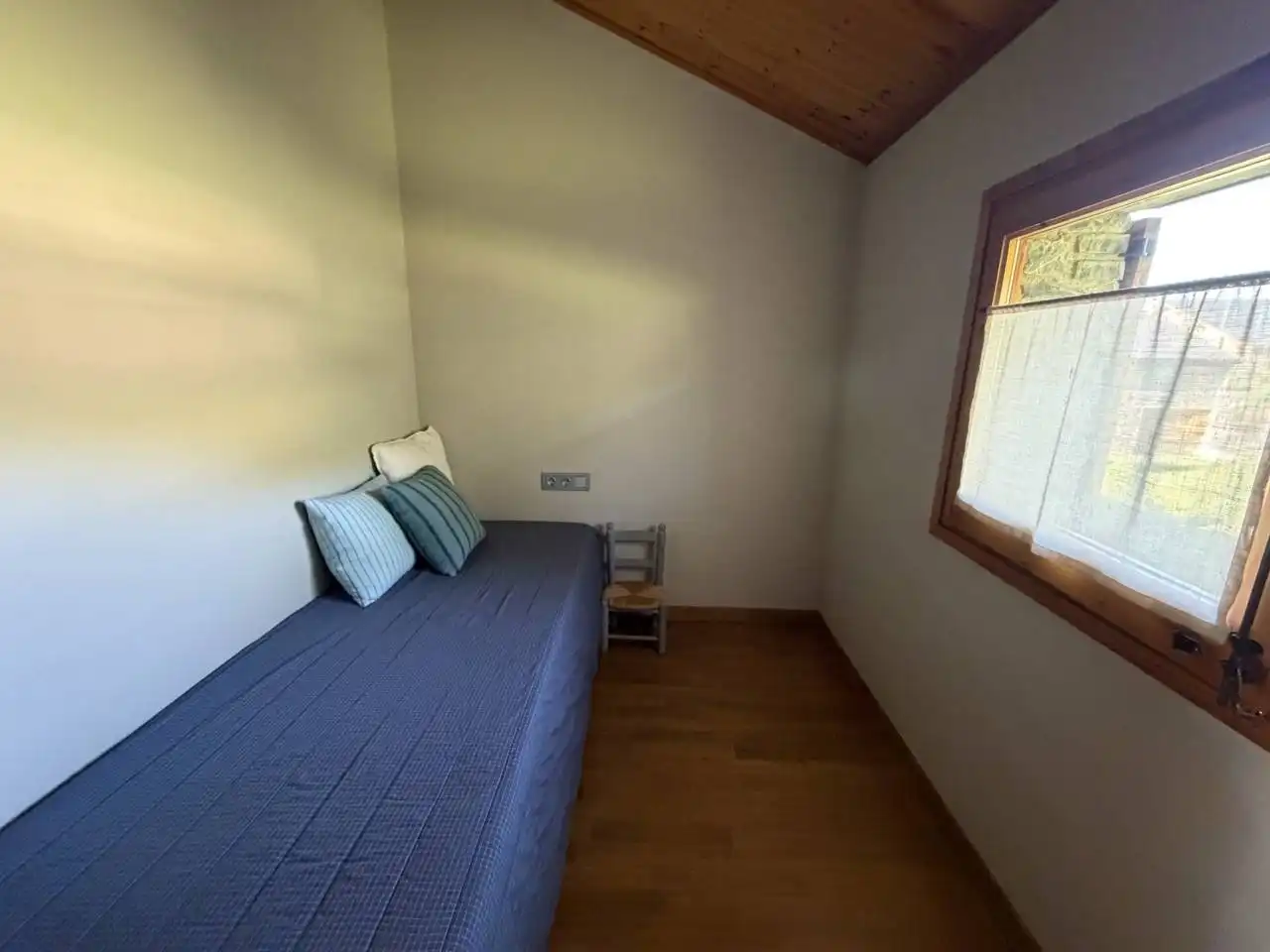 Dormitori de Casa adosada de lloguer en Fontanals de Cerdanya amb Calefacció, Terrassa i Moblat