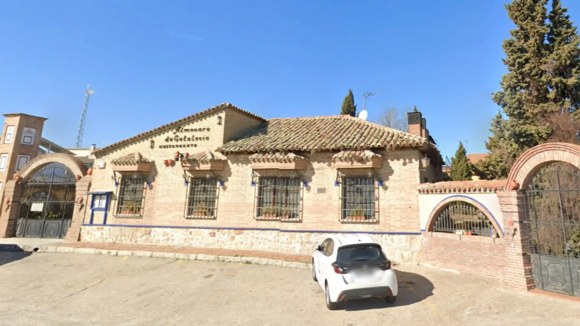 Exterior view of Premises for sale in Casarrubios del Monte  with Air Conditioner, Heating and Parquet flooring