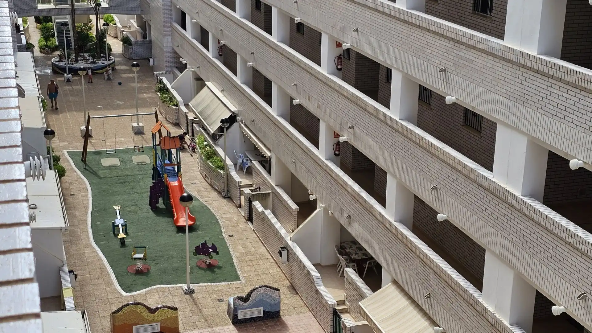Vista exterior de Apartamento en venta en Oropesa del Mar / Orpesa con Aire acondicionado, Calefacción y Terraza