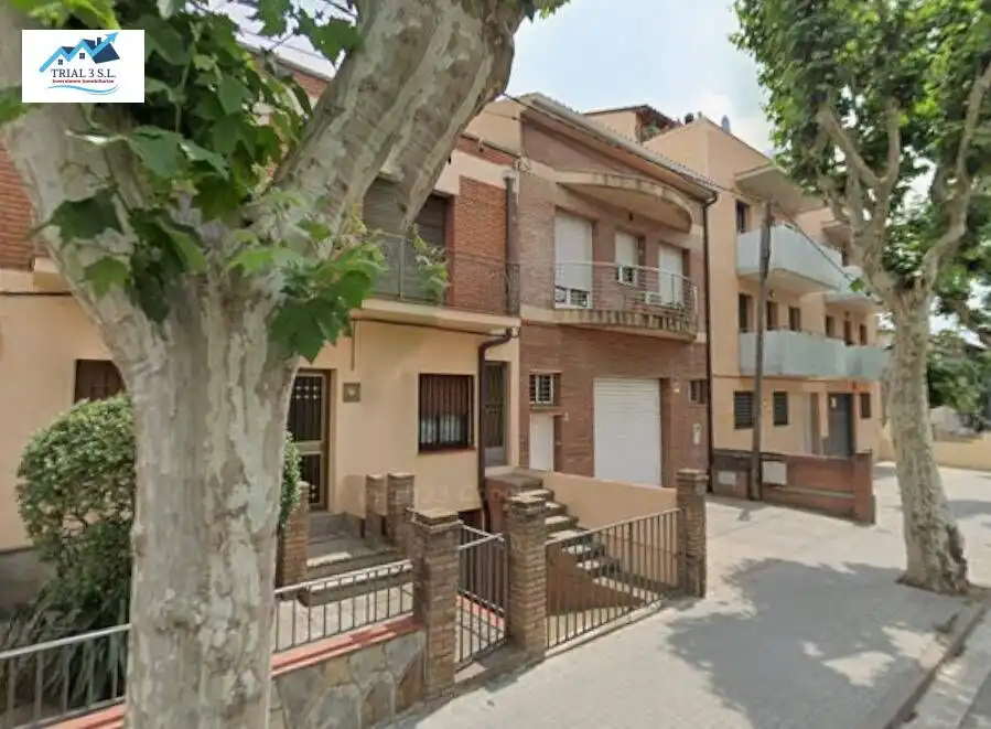 Piso en venta en Avenida CANOVELLES