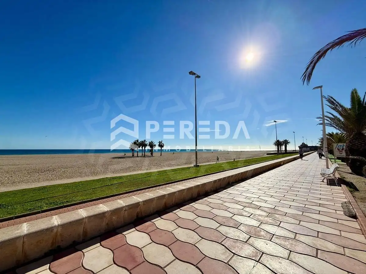 Vista exterior de Piso en venta en Roquetas de Mar con Jardín privado, Terraza y Balcón
