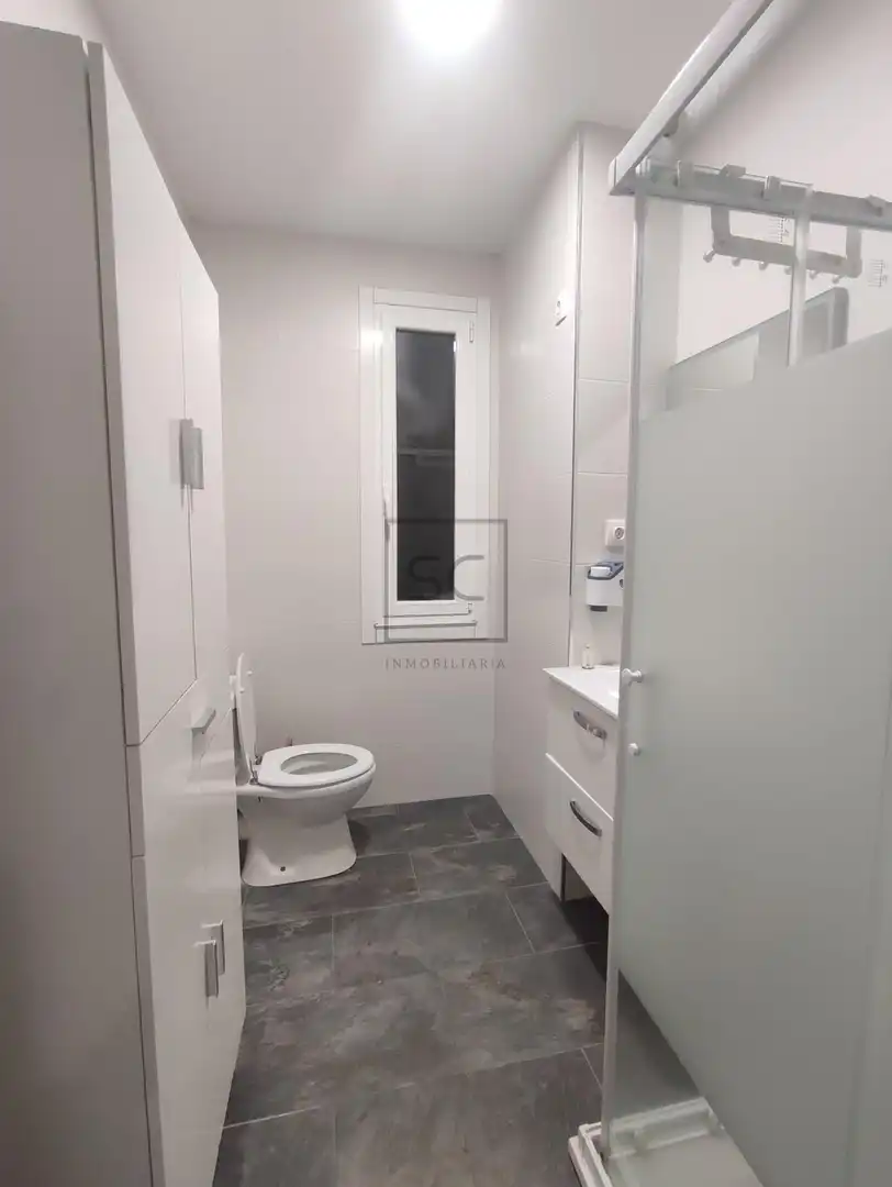 Bathroom of Flat for rent in Ferrol