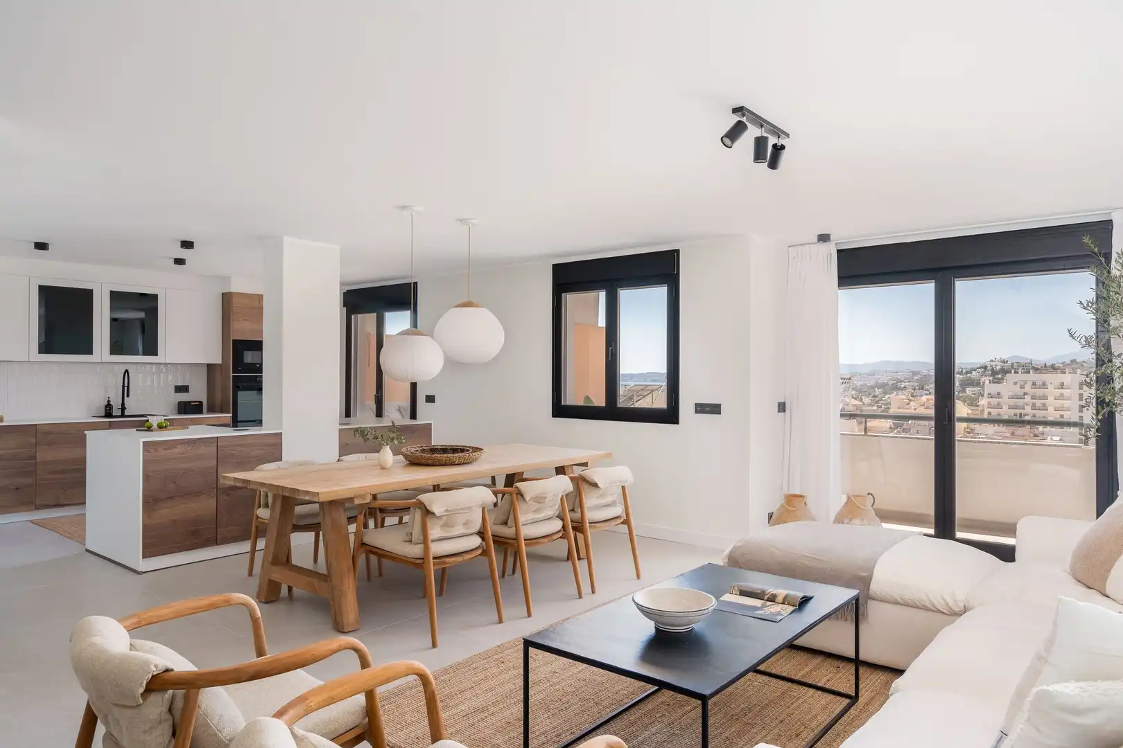 Ático con terraza en venta en Torrequebrada