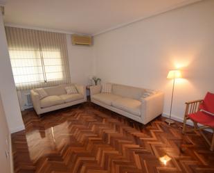 Living room of Flat to rent in  Madrid Capital  with Air Conditioner and Heating