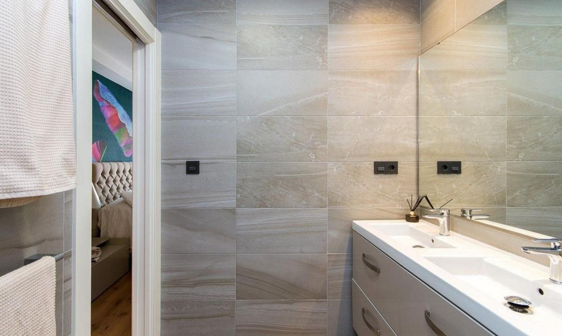 Bathroom of Apartment to rent in Ciudad Real Capital  with Air Conditioner and Balcony