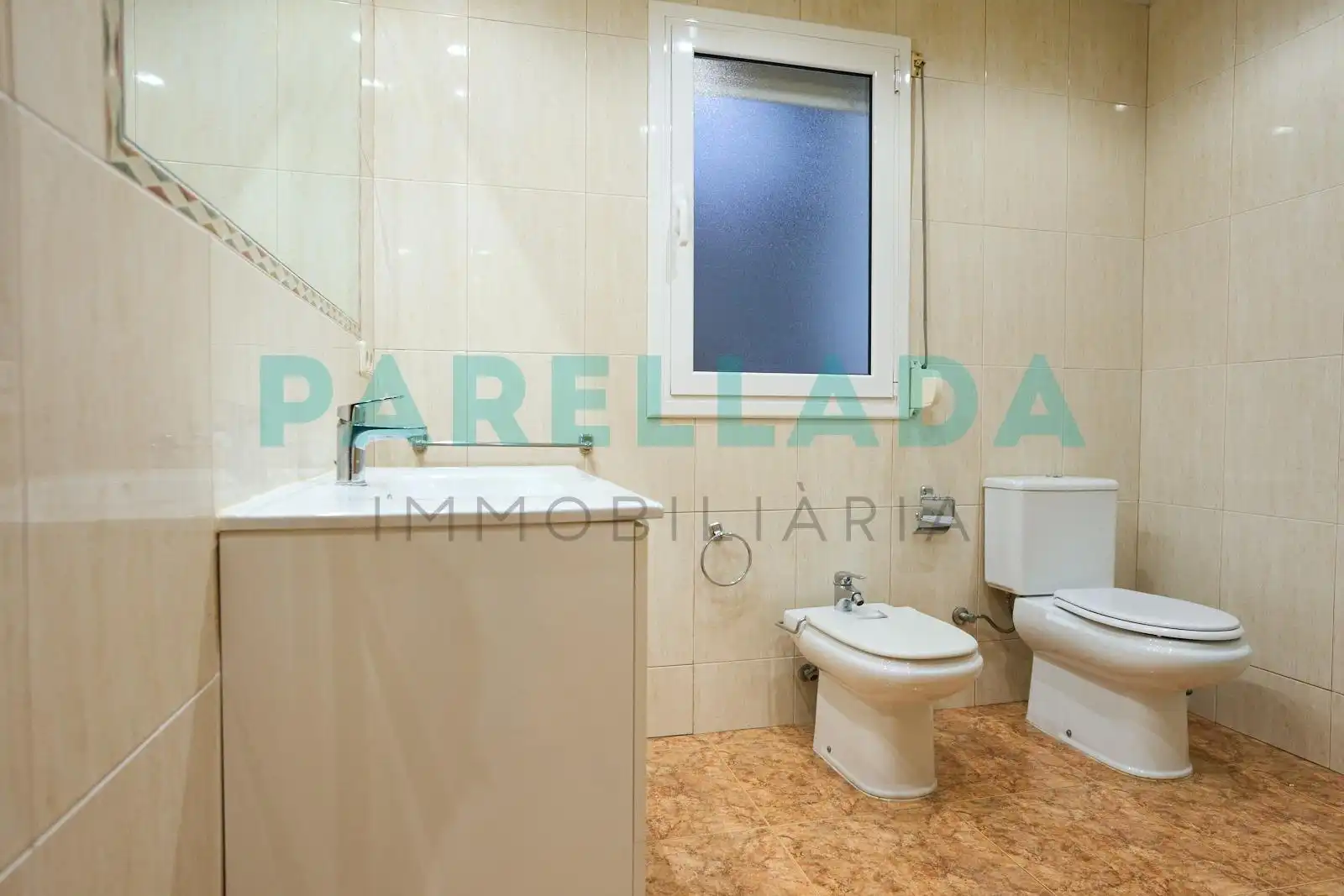 Bathroom of Flat for sale in Badalona