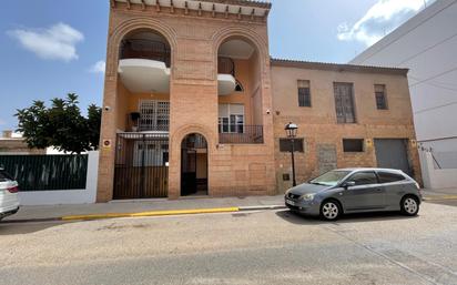 Vista exterior de Casa adosada en venda en Bonrepòs i Mirambell amb Terrassa i Balcó