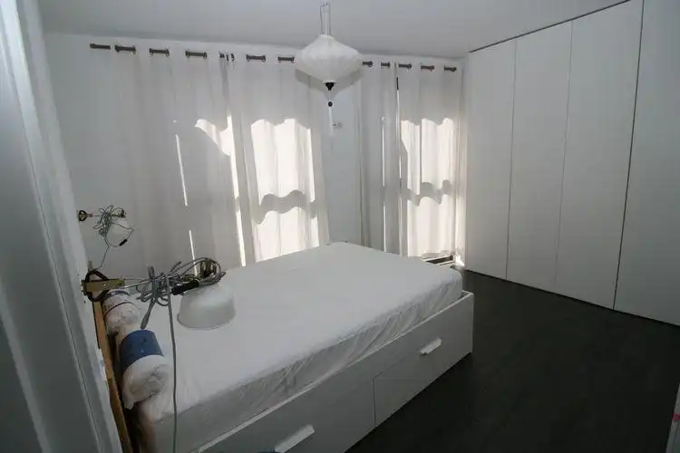 Dormitori de Pis de lloguer en  Granada Capital amb Aire condicionat i Moblat