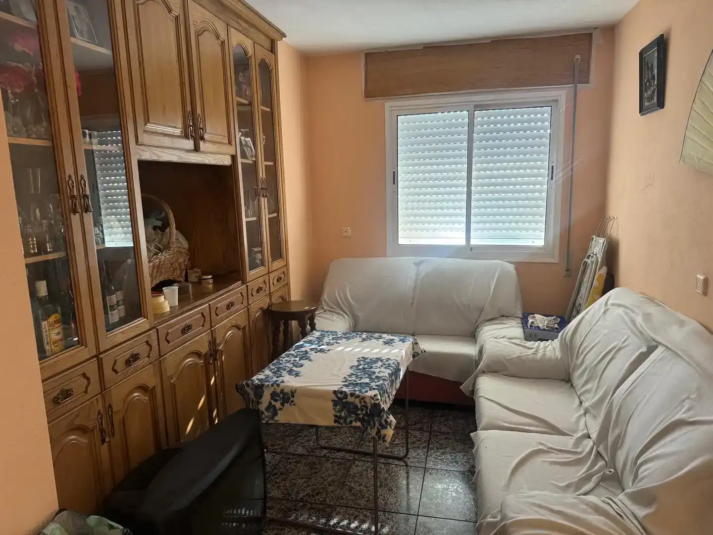 Sala d'estar de Casa adosada en venda en As Nogais  amb Jardí privat, Traster i Moblat