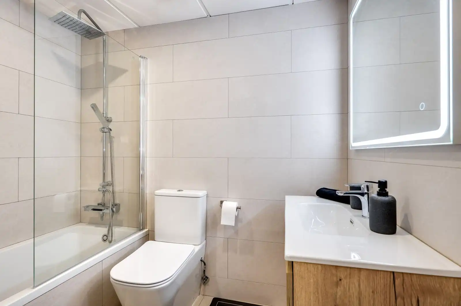 Bany de Apartament en venda en Marbella amb Terrassa, Traster i Moblat
