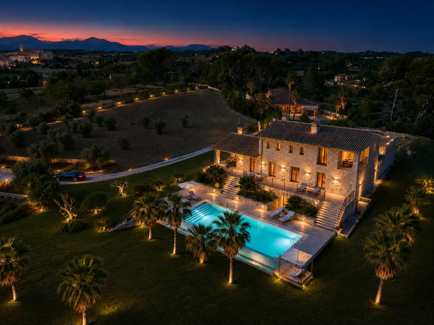 Vista exterior de Casa o xalet en venda en Lloret de Vistalegre amb Aire condicionat, Terrassa i Piscina