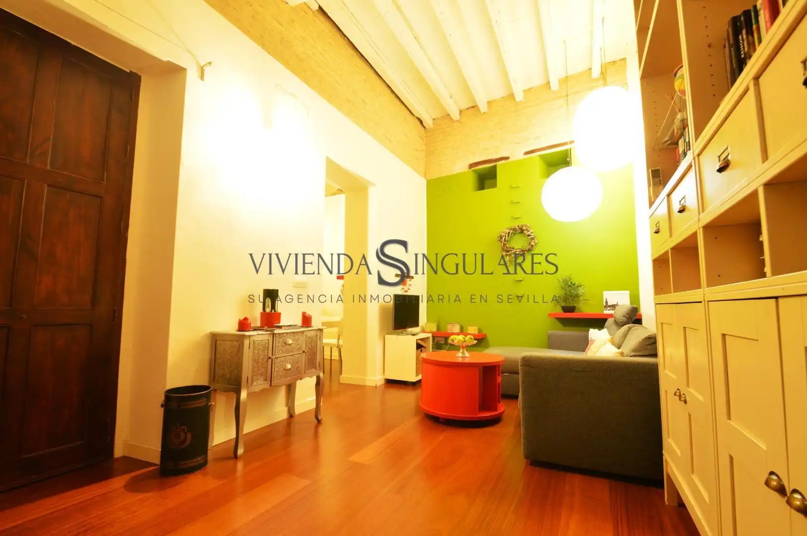 Sala d'estar de Apartament en venda en Sevilla amb Aire condicionat i Moblat