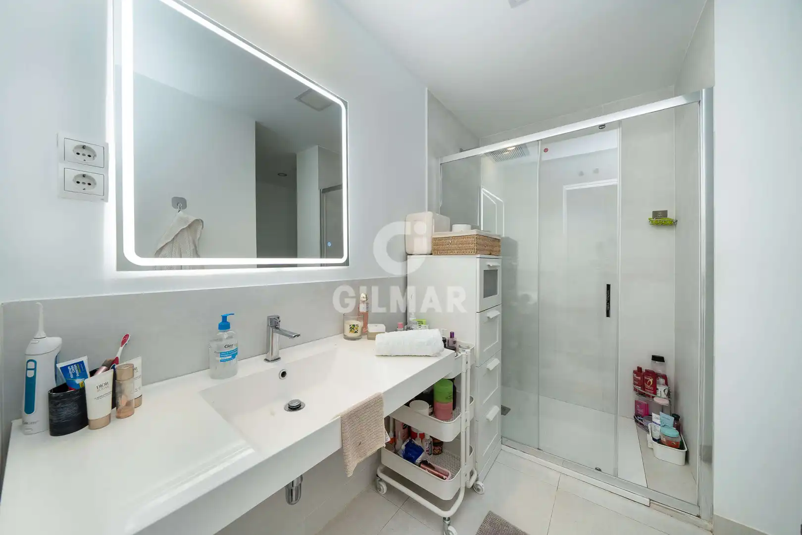 Bathroom of Flat for sale in Madrid  with Heating, Private garden and Storage room