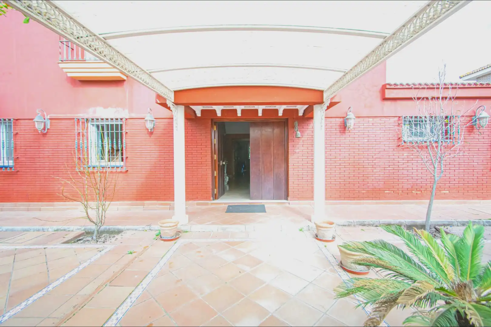 Casa o xalet en venda en Tomares amb Jardí privat, Terrassa i Piscina