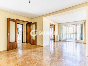 Wohnung mit Balkon zum Verkauf in Latina