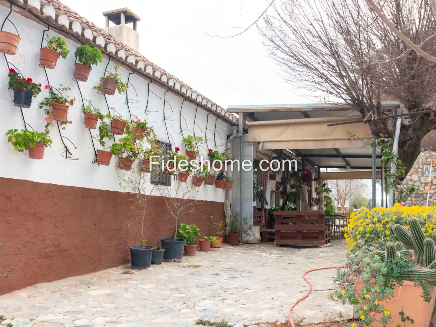 Vista exterior de Finca rústica en venda en Villamena amb Jardí privat, Piscina i Moblat
