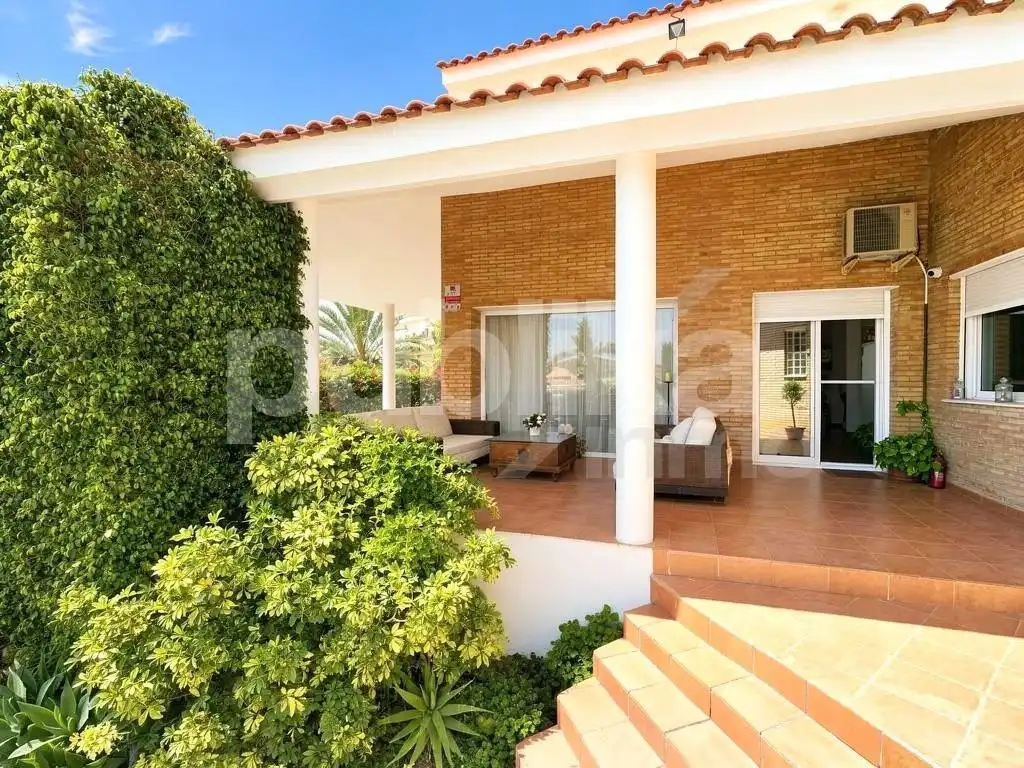 Terraza de Casa o chalet en venta en San Vicente del Raspeig / Sant Vicent del Raspeig con Aire acondicionado, Calefacción y Piscina