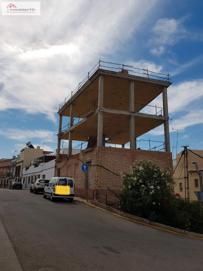 Vista exterior de Edificio en venta en Alcalá del Río