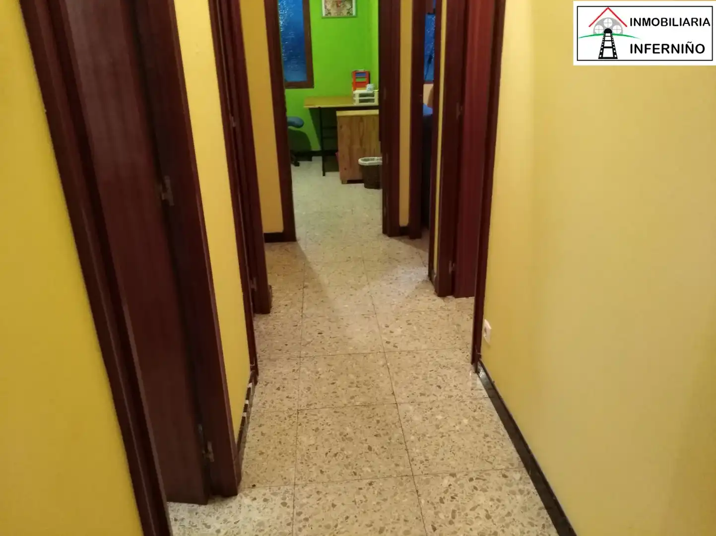 Piso en venta en Ferrol con Terraza, Trastero y Amueblado