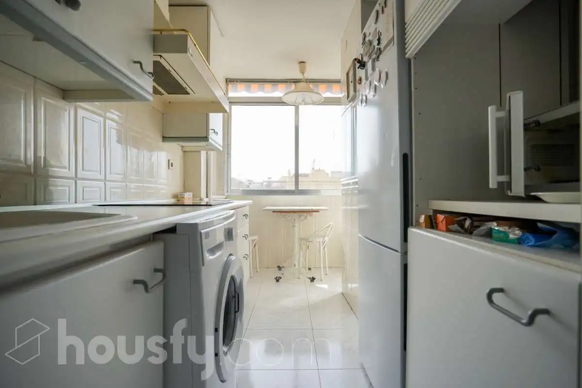 Flat for sale in Calle Santiago Rusiñol, Ciudad Universitaria