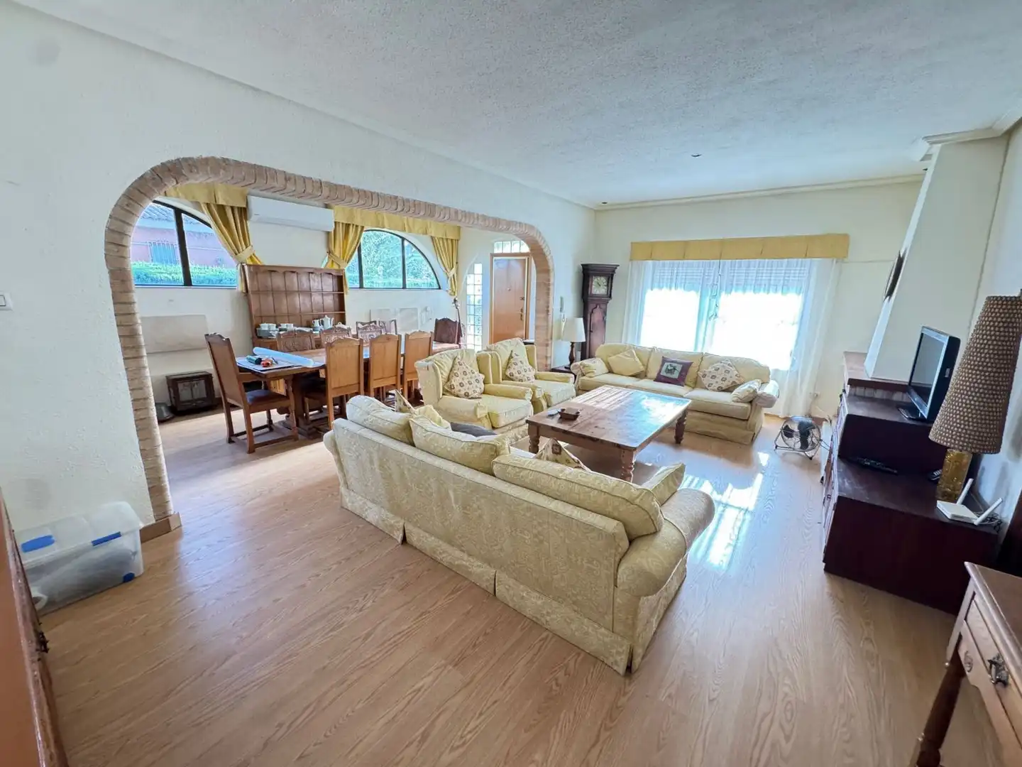 Sala d'estar de Casa o xalet en venda en Orihuela amb Aire condicionat i Jardí privat
