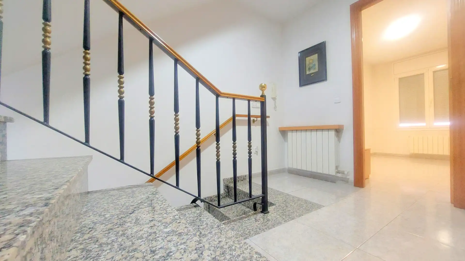 Casa a schiera con terrazza in vendita a Carrer Bisbe Valls, imagen 36