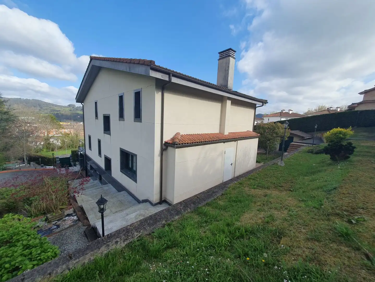 Außenansicht von Haus oder Chalet zum Verkauf in Grado mit Klimaanlage, Heizung und Terrasse