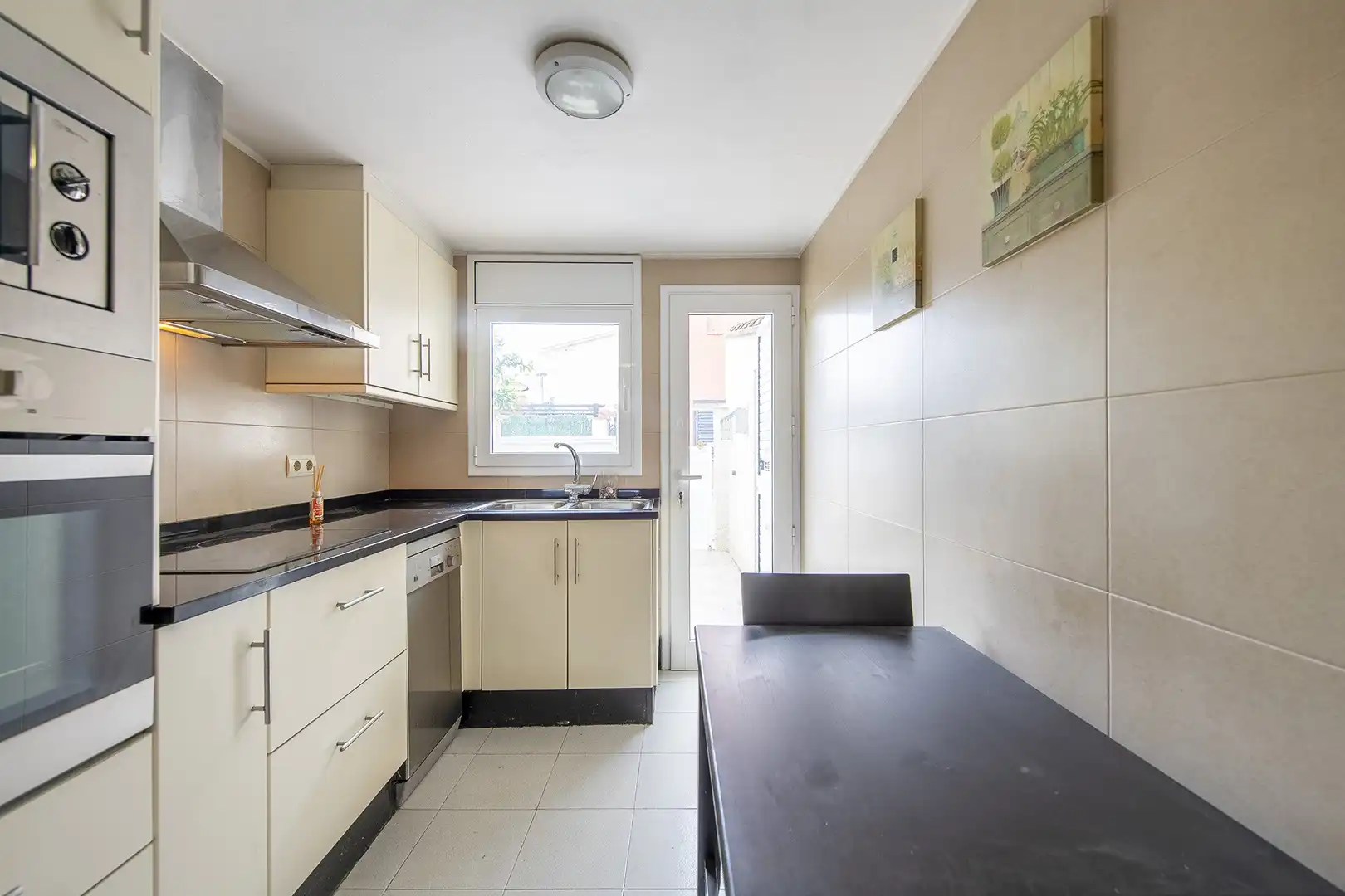 Küche von Einfamilien-Reihenhaus zum Verkauf in Banyoles mit Heizung, Terrasse und Balkon