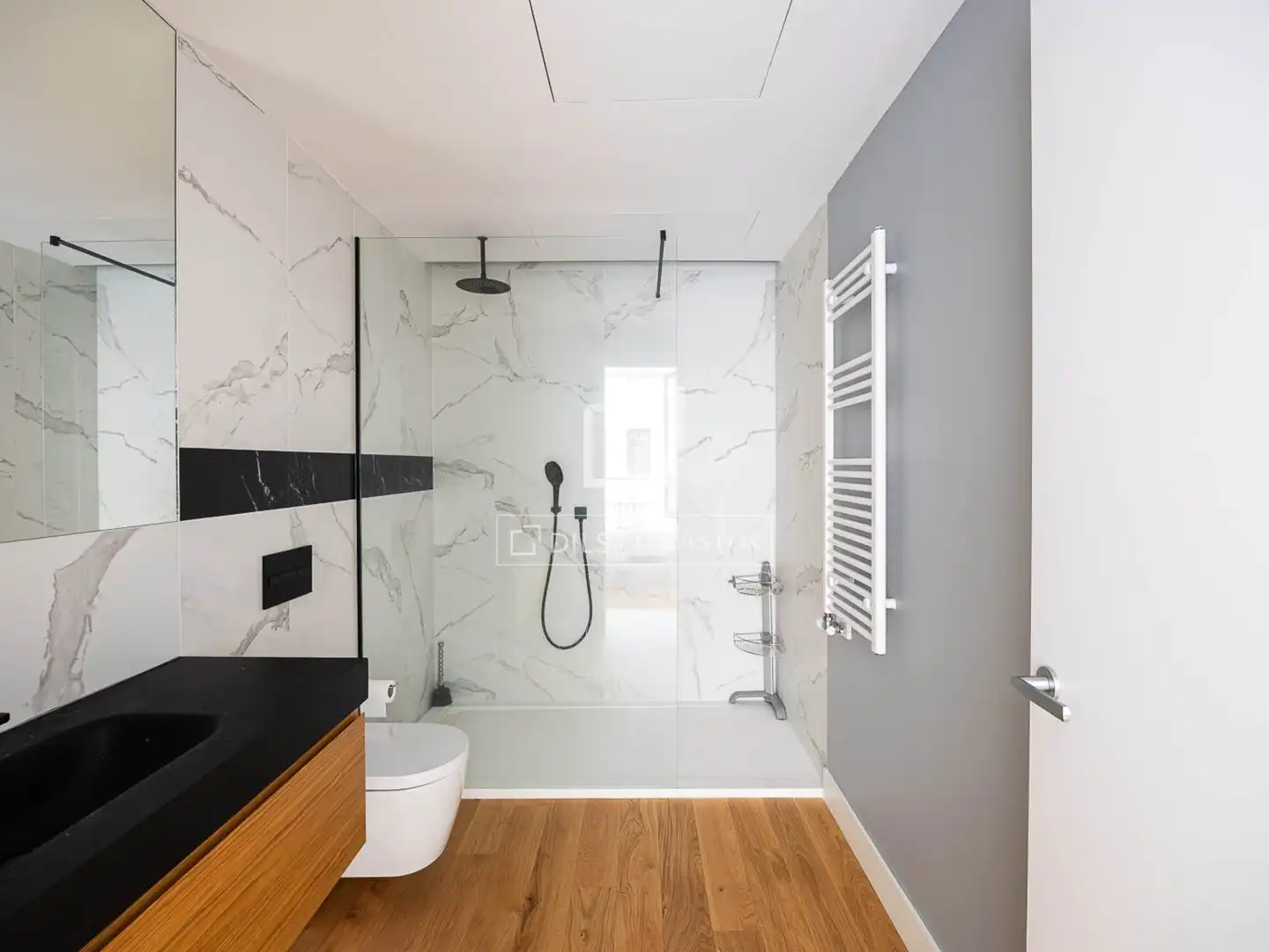 Baño de Piso de alquiler en Girona con Aire acondicionado, Calefacción y Parquet