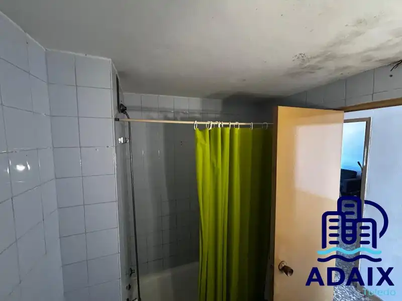 Badezimmer von Wohnung zum Verkauf in Toledo mit Heizung
