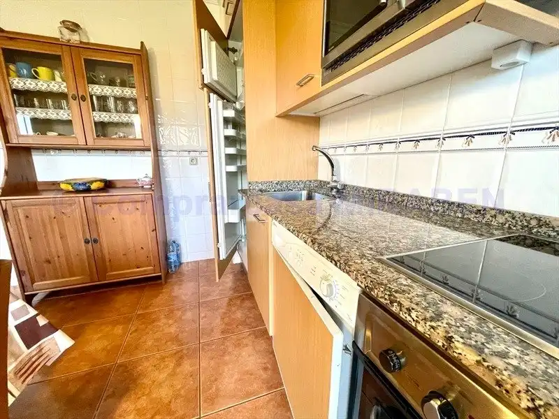 Cuina de Àtic de lloguer en Boiro amb Calefacció, Terrassa i Moblat