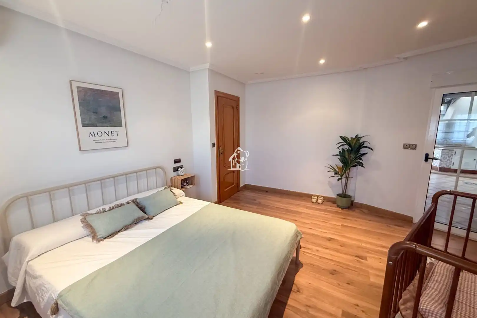 Schlafzimmer von Dachboden zur Miete in Torrevieja mit Klimaanlage, Privatgarten und Terrasse