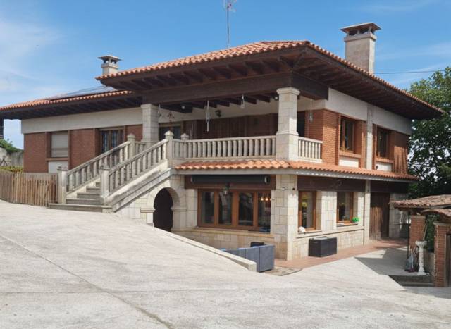 Casa-chalet en Venta en N/A en Nuevos Roces
