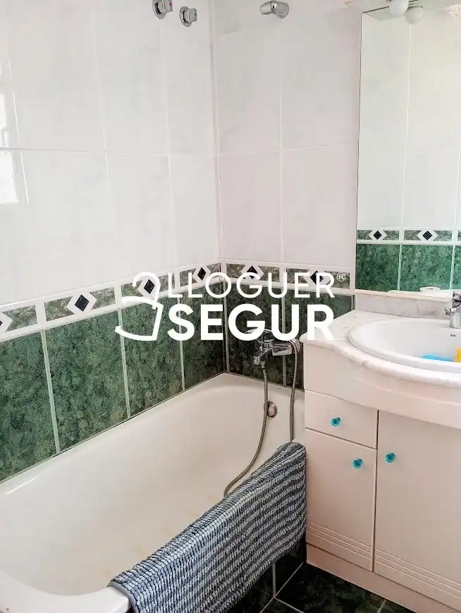 Flat for rent in Carlas Martí y Vilá, Centre