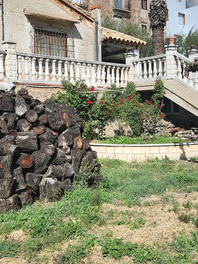 Garden of Houses for sale in Calanda  with Air Conditioner, Heating and Private garden