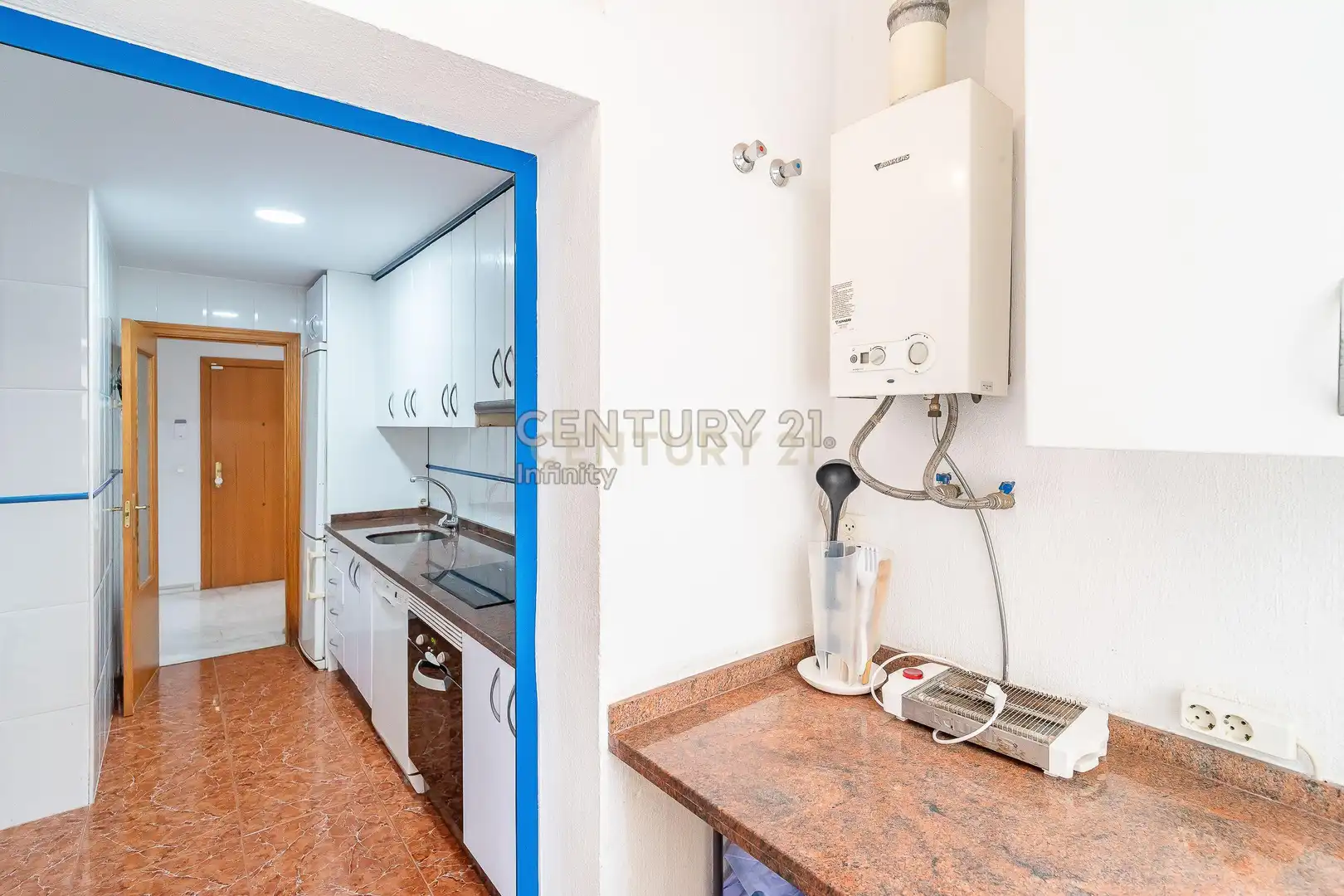 Cocina de Apartamento en venta en Estepona con Jardín privado, Horno y Piscina comunitaria