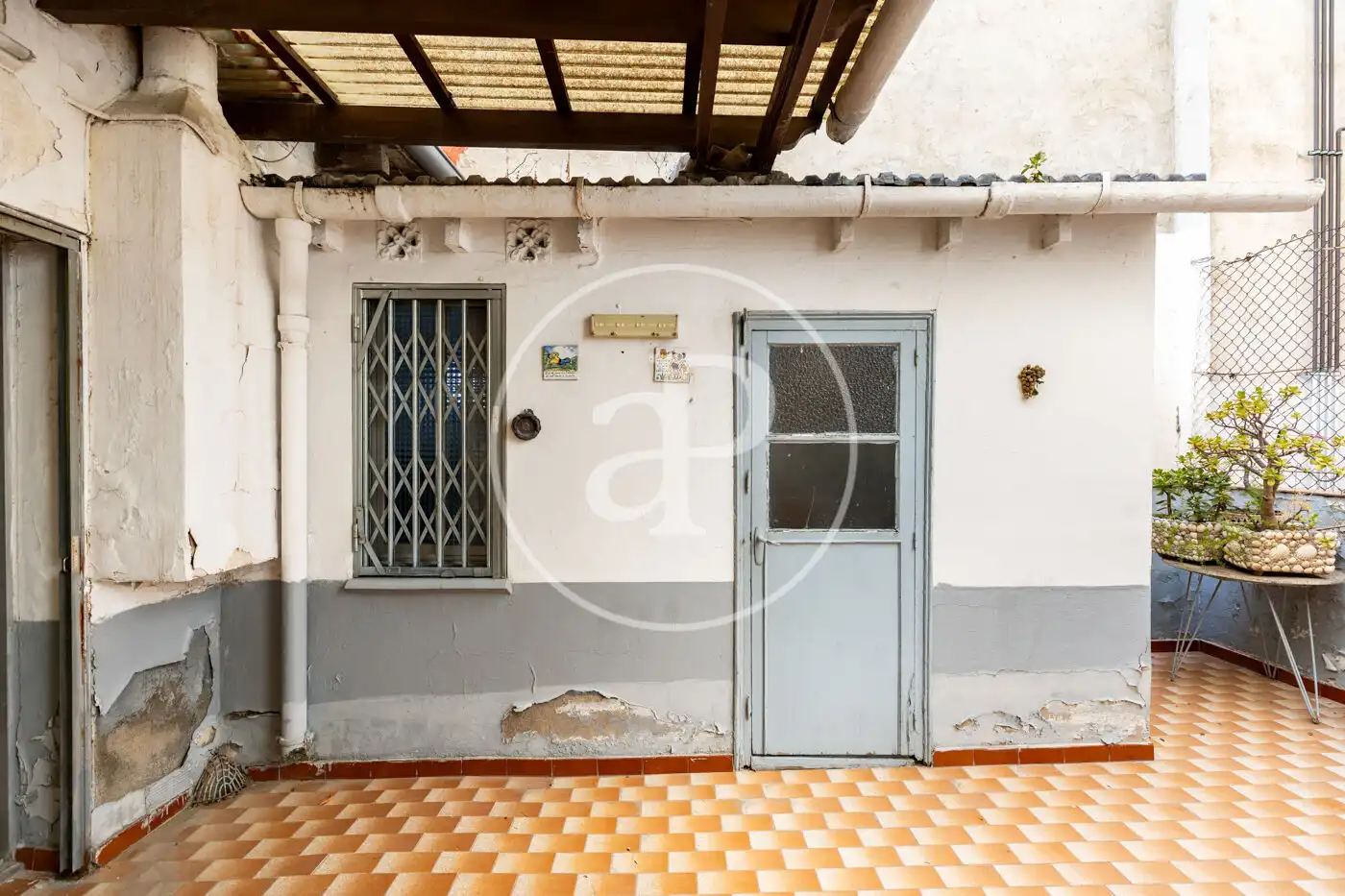 Vista exterior de Casa adosada en venda en Barcelona amb Aire condicionat, Calefacció i Terrassa