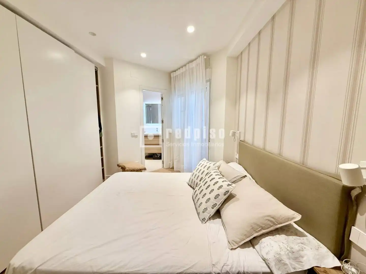 Habitación de Piso en venta en Madrid con Calefacción y Terraza