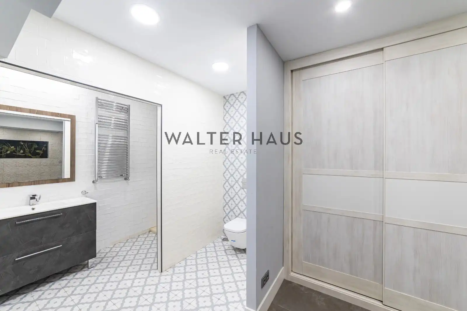 Baño de Dúplex en venta en Madrid con Calefacción, Horno y Lavadora