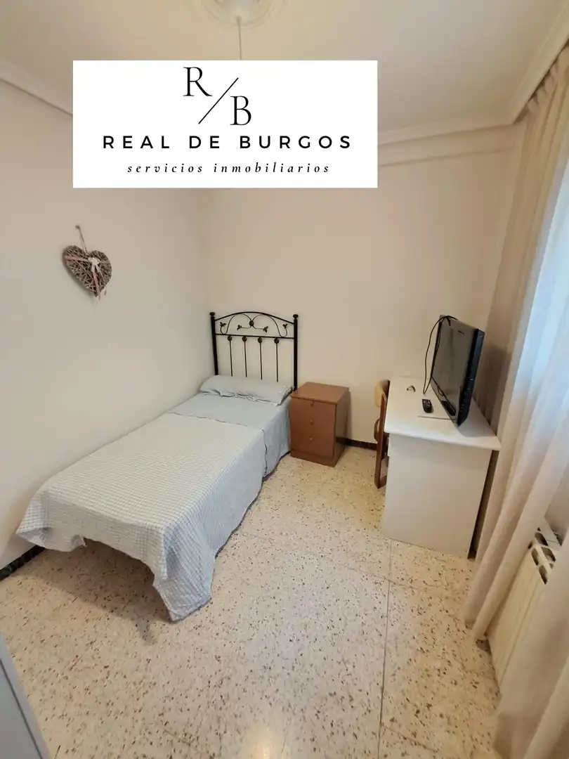 Bedroom of Flat for rent in Valladolid  with Heating, Terrace and Furnished