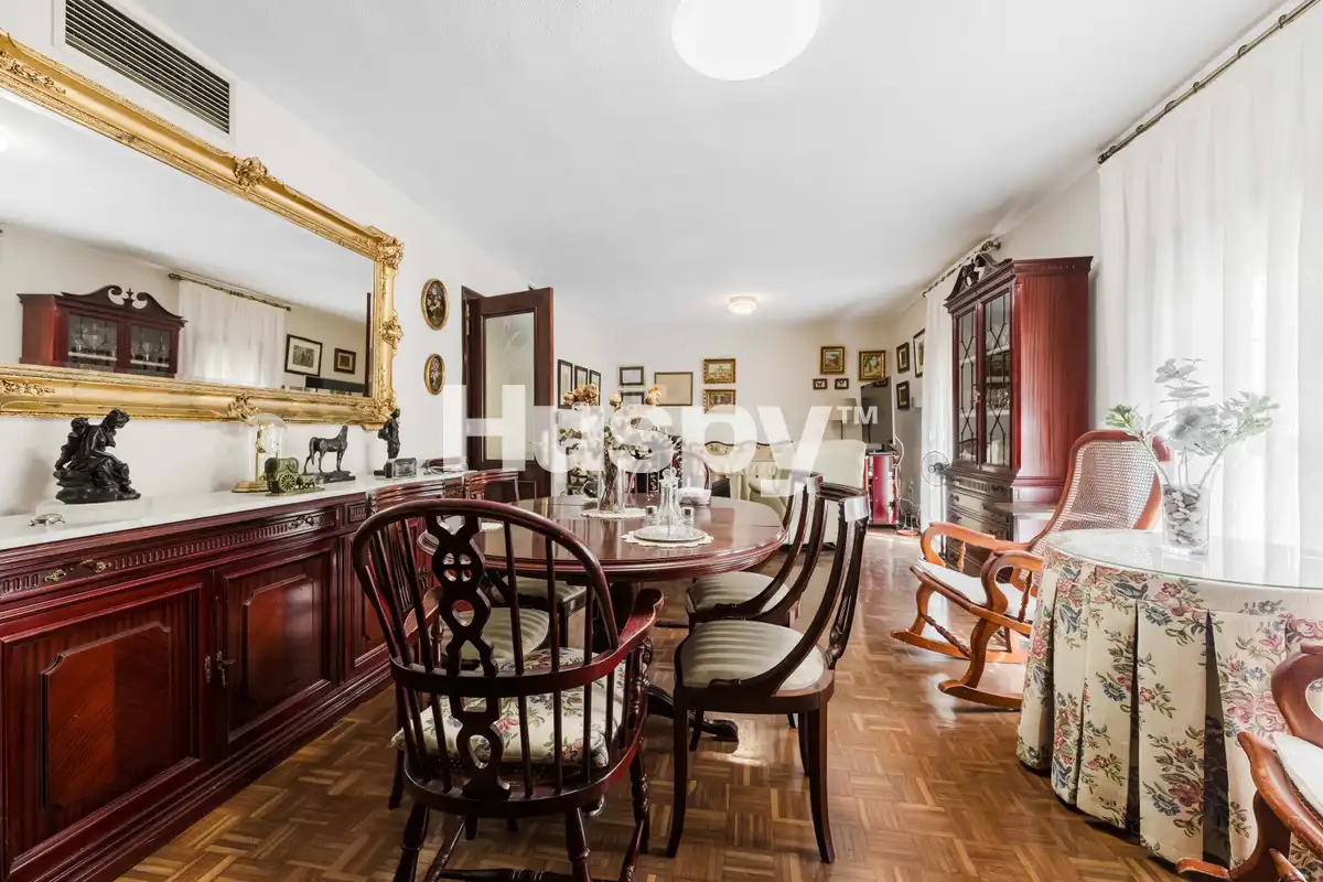 Flat for sale in Sevilla, Sevilla
