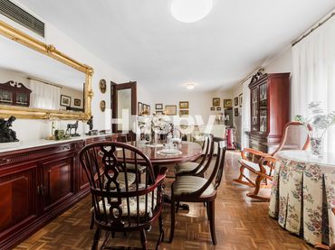 Flat with balcony for sale in Plaza de San Quintín 5