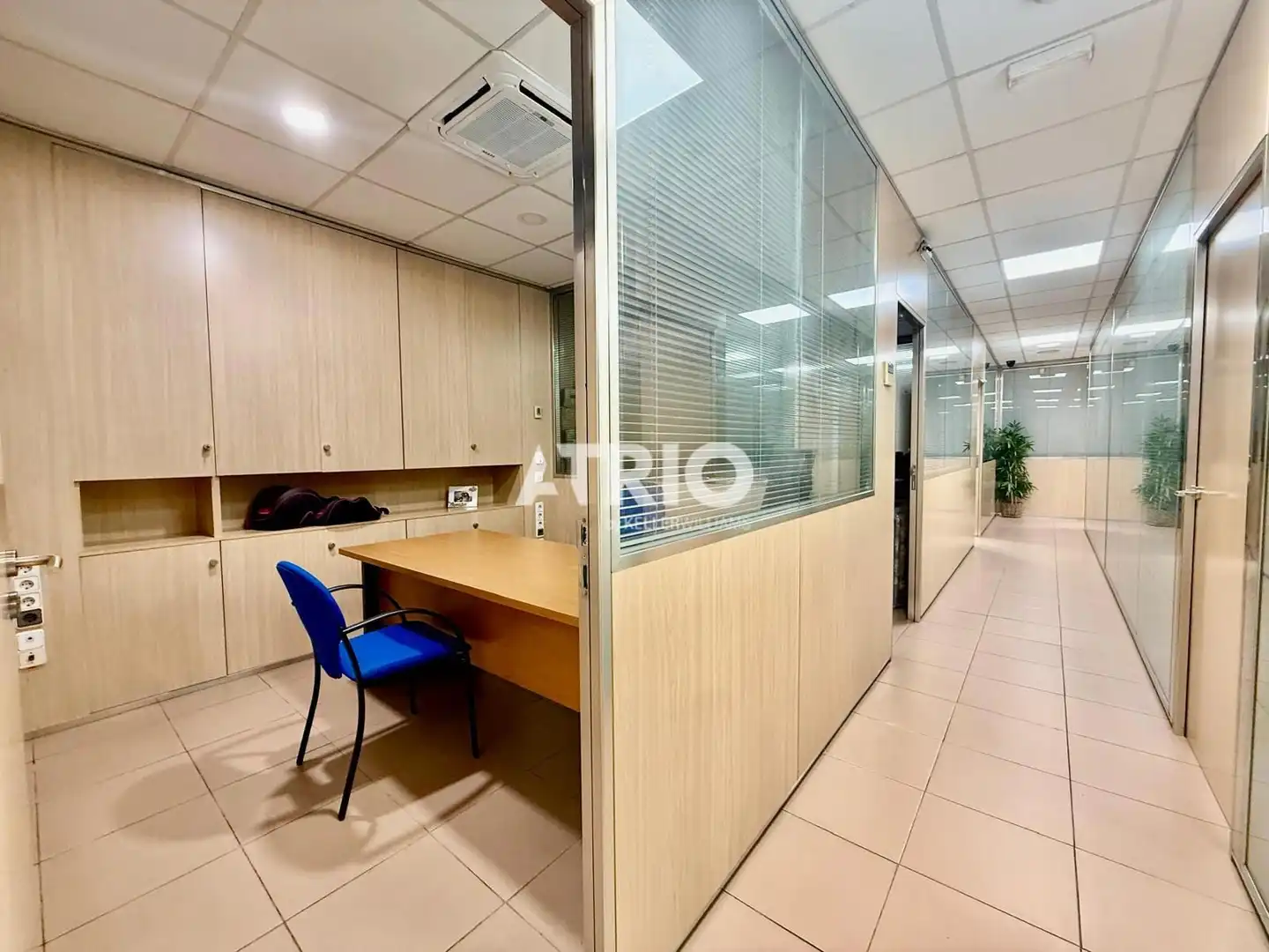 Local comercial en venda a Llevant, imagen 9