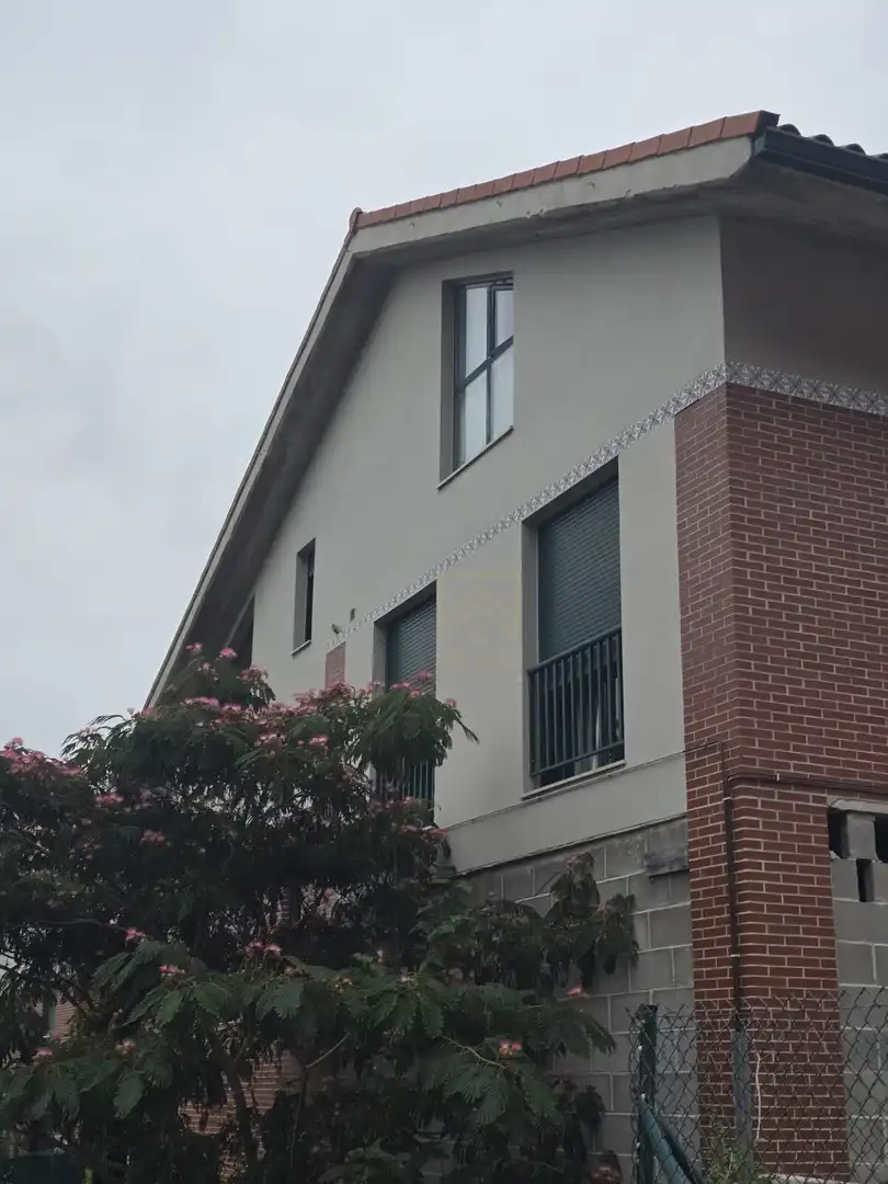 Außenansicht von Wohnung zur Miete in Piélagos mit Heizung, Parkett und Möbliert