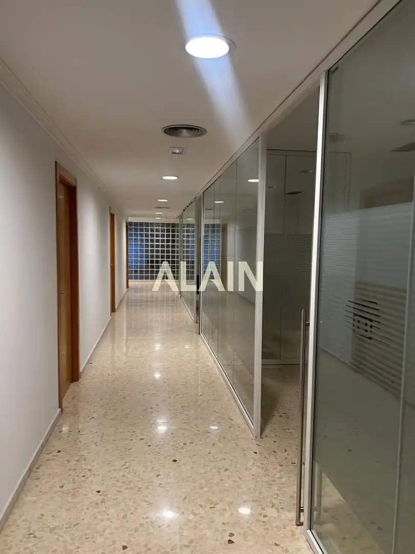 Commercial properties for rent in Valencia  with Air Conditioner and Furnished